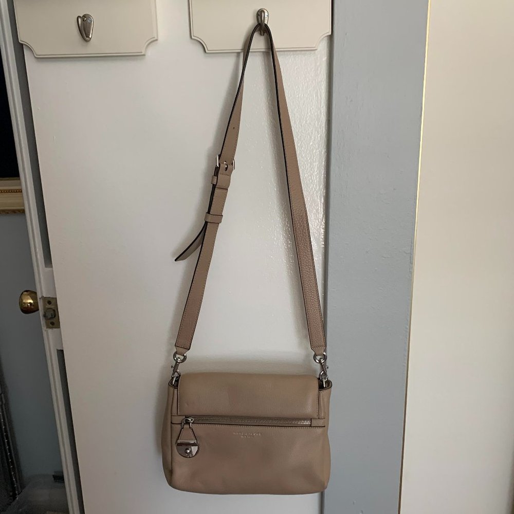 Used Marc Jacobs Crossbody Bag (Beige / Tan)